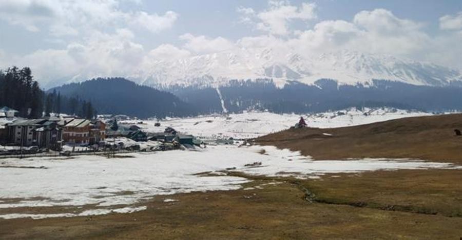 Kashmir, Ladakh: Mild winter, lacking snow. Experts clarify.