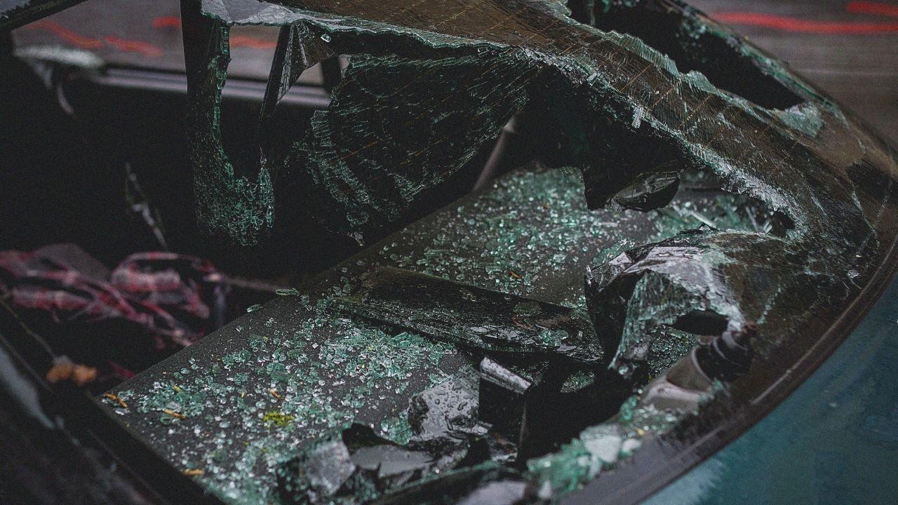 25-Year-Old Airlifted to Hospital After Serious Car Crash in Sharjah
