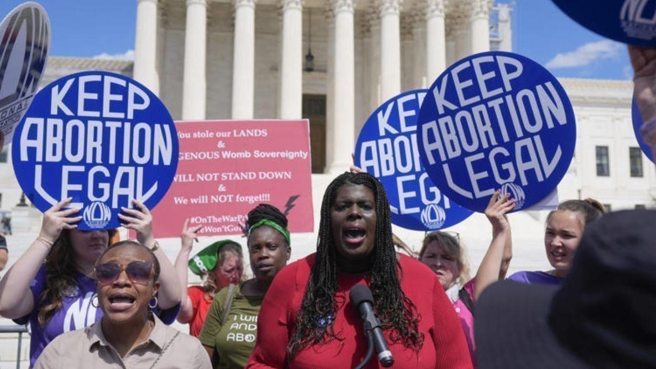 New 2025 Laws Address AI in Movies, Rapid-Fire Guns, and More