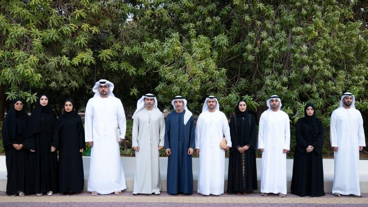 Hazza bin Zayed Welcomes Delegation from Emirates Center for Strategic Studies
