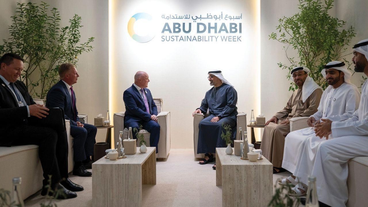 Khaled bin Mohamed bin Zayed Meets NZ PM to Boost Bilateral Cooperation