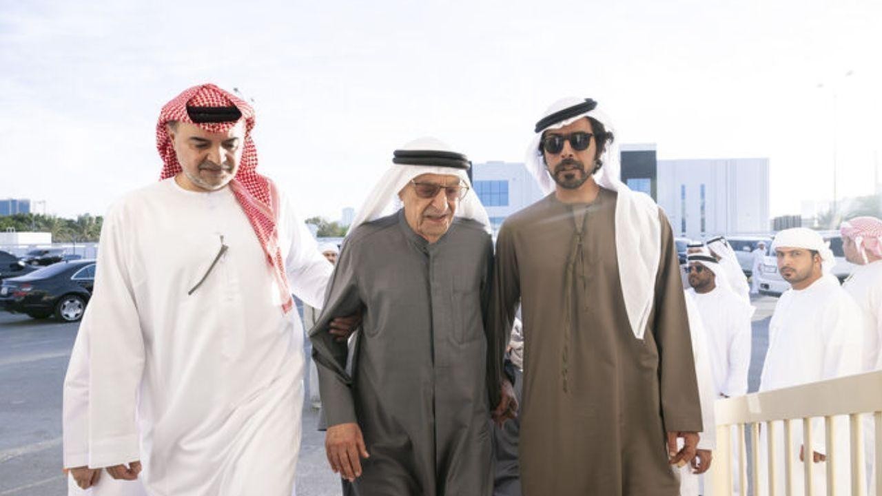 Khalifa bin Tahnoon offers condolences on Abdulla Ameen Al Shorafaa's passing