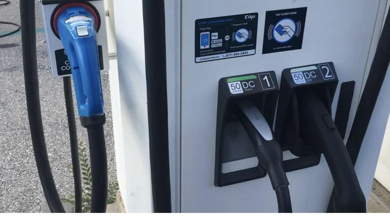 Ministry of Energy and Emirates Transport to Expand EV Charging in UAE