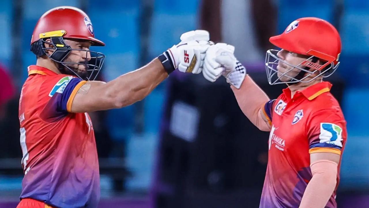Warner Shines as Dubai Capitals Seal ILT20 Playoffs with 26-Run Win