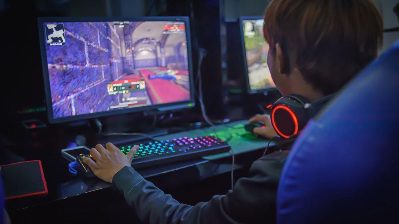 Is Your Child on Roblox? Experts Alert on Cyber Threats in Gaming Platforms
