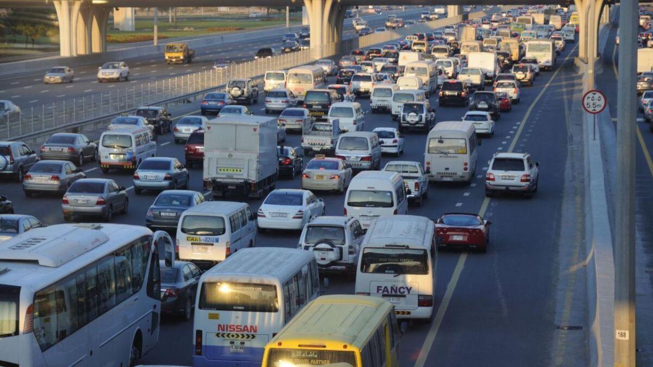 How Dubai Schools Manage Traffic with Special Parking and Crossing Zones