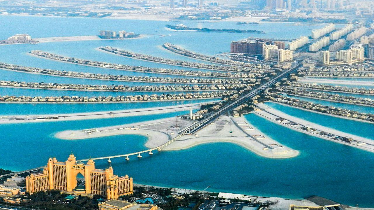 The Evolution of Dubai From Pearl Diving to Skyscrapers
