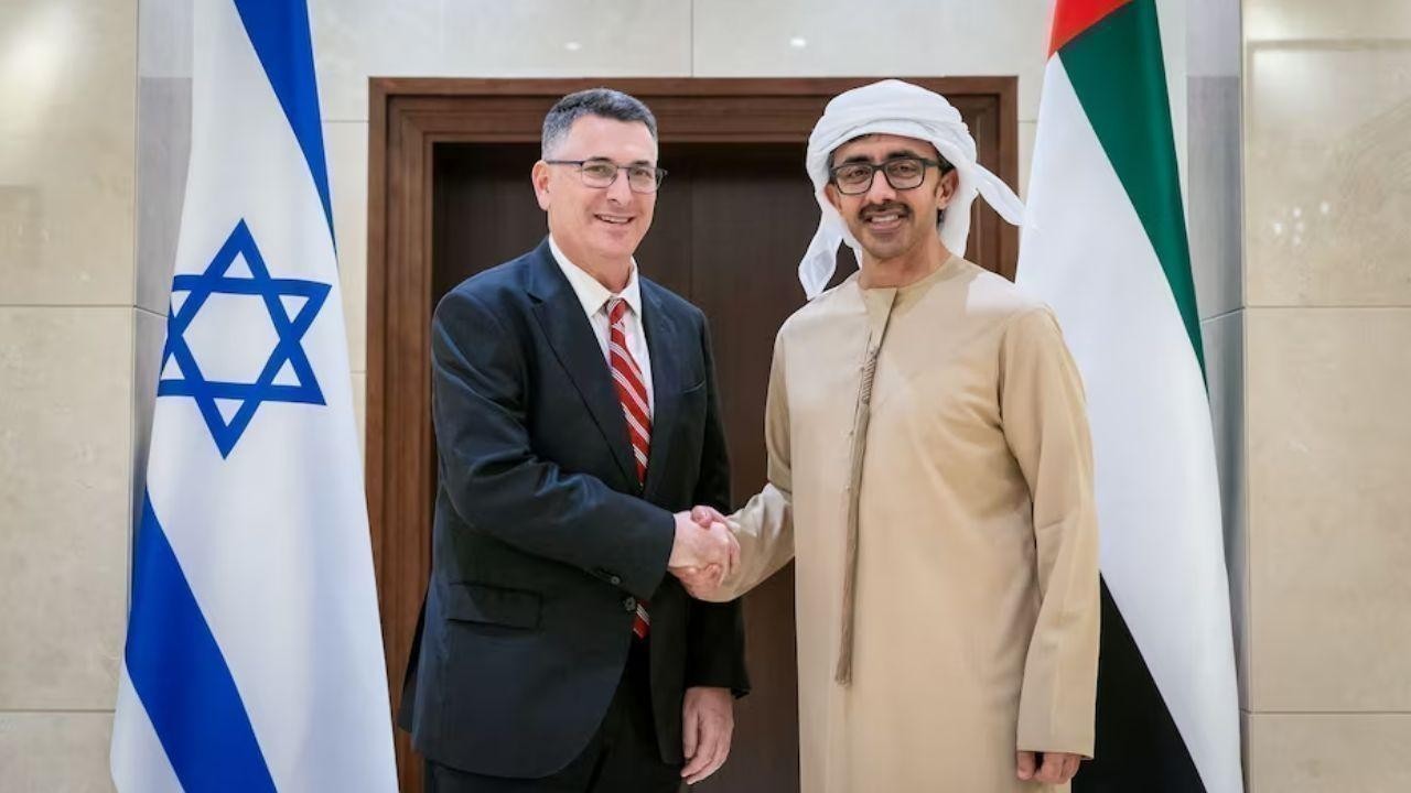 Sheikh Abdullah urges Gaza ceasefire in Israel talks