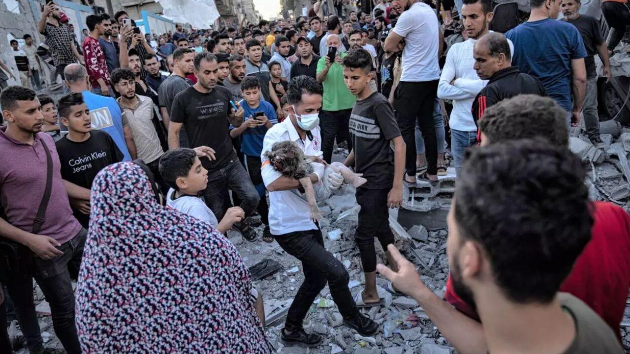 Israeli Strikes Kill Family of 6, Hamas Spokesman in Gaza