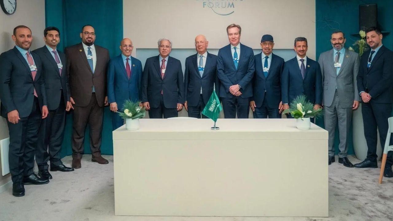Saudi Delegation Meets World Economic Forum Founder at 2025 Annual Meeting