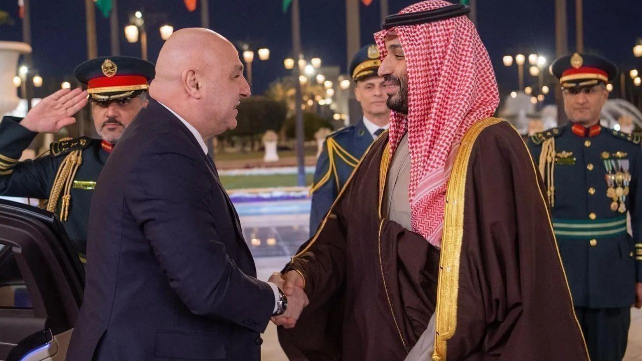 Lebanese President Meets Saudi Crown Prince on First Foreign Trip