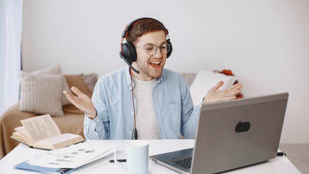 How Technology Makes Communication Faster and Easier