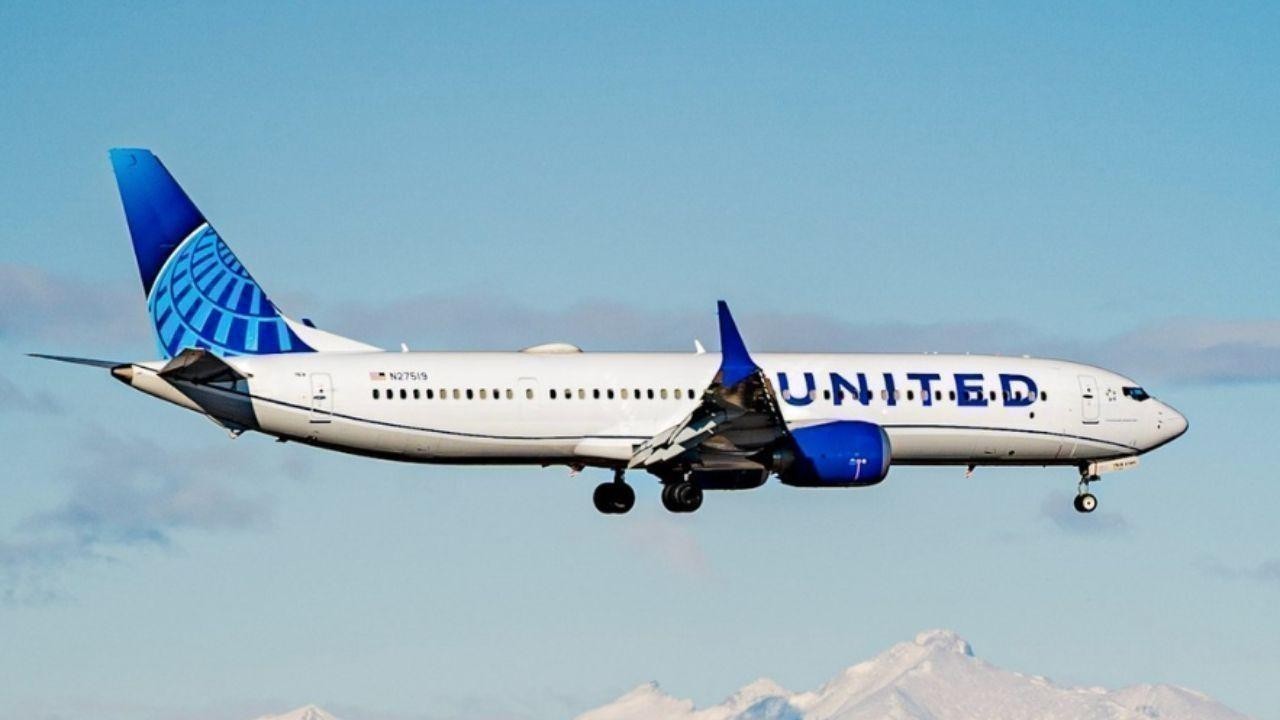 United Airlines Retrofits First Embraer E175 with Starlink Internet