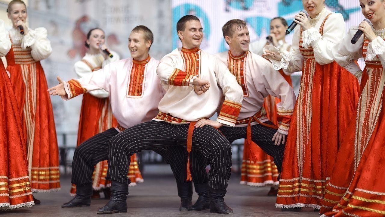 Arab Folk Dances: An Enchanting Voyage Through Tradition