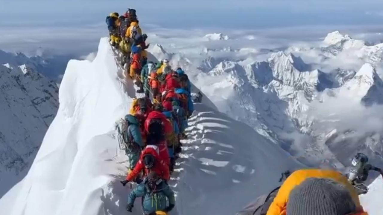 Viral Video Shows Mount Everest Traffic Jam Two Climbers Feared Dead