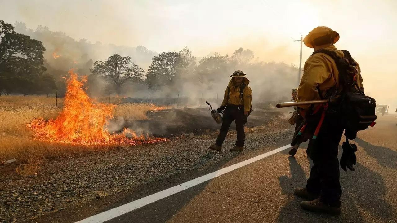 California Wildfire Grows Larger than Los Angeles as Flames Rage On