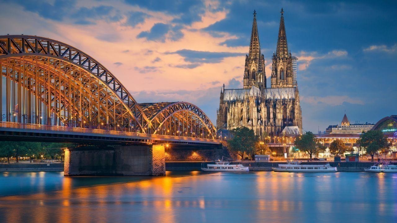 Germany : Dresden Bridge Collapse Causes Major Travel Disruptions: Is Your Trip Affected?