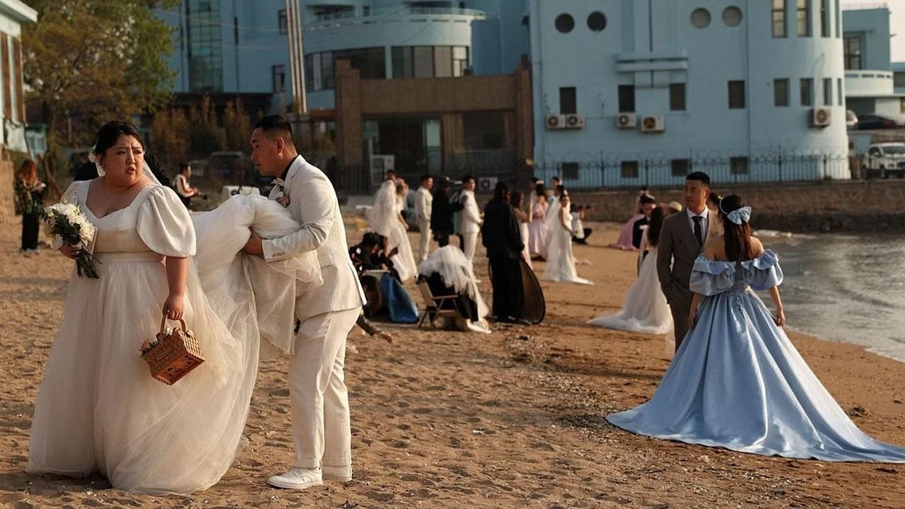 Chinese University Introduces Degree in 'Marriage' to Address Declining Birth Rates