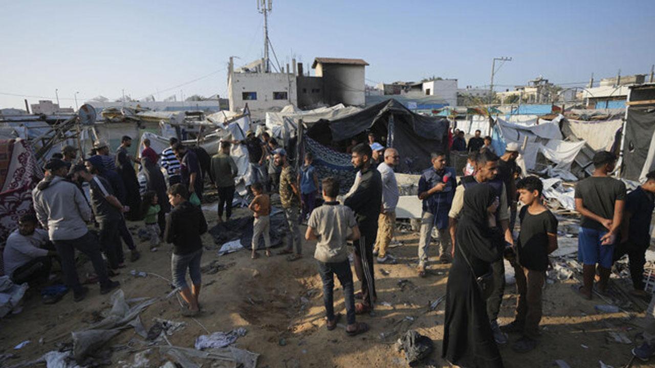 Israeli airstrikes kill 14 Palestinians in Gaza, medical officials report