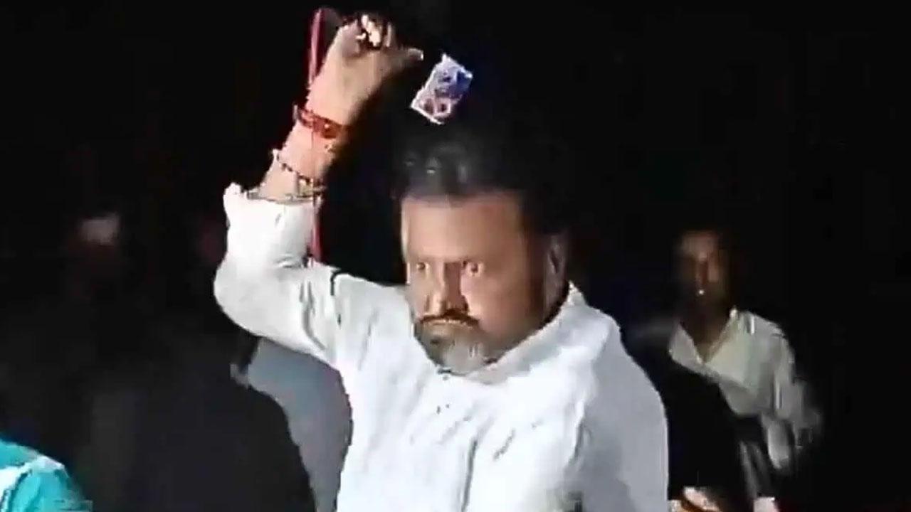 Mohan Babu apologises to journalist after assault linked to murder charge
