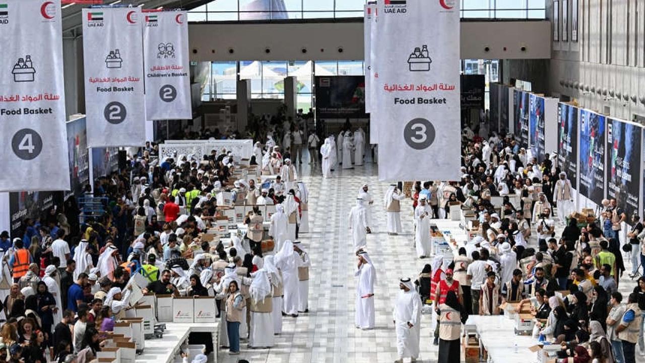 UAE's 'Stand with Lebanon' Campaign Collects Over 400 Tonnes of Aid