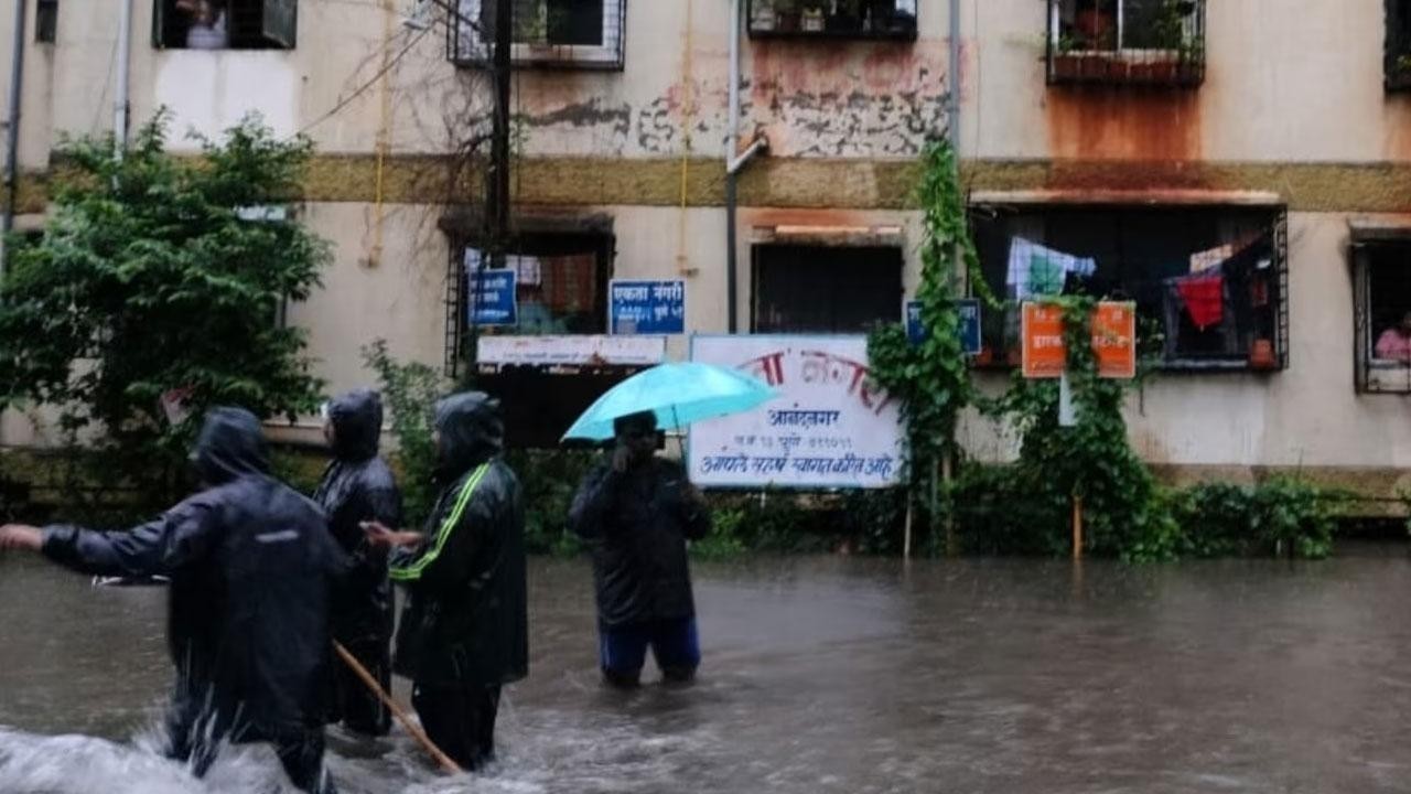 Pune Floods: Torrential Rains Claim 4 Lives, Army Deployed for Rescue