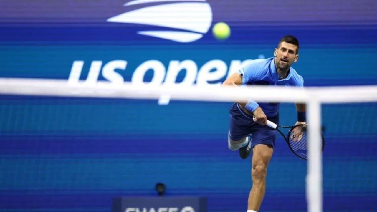 Djokovic and Gauff, Defending Champions Advance in Steamy US Open Matches