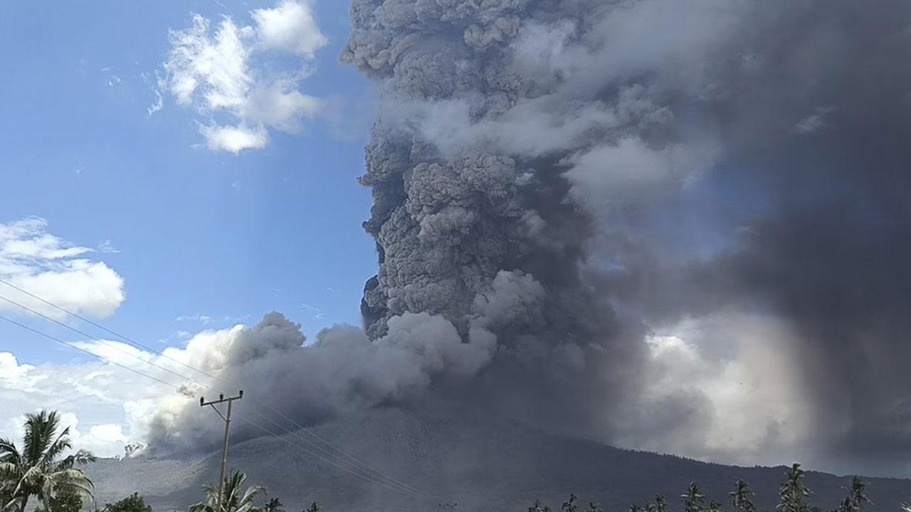 Airlines Cancel Flights After Volcanic Eruptions: Here's Why