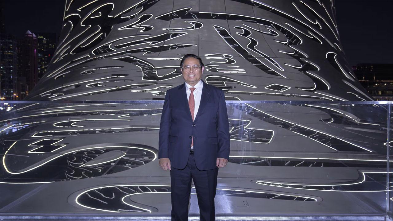 Vietnam PM Visits UAE's Museum of the Future During Official Tour