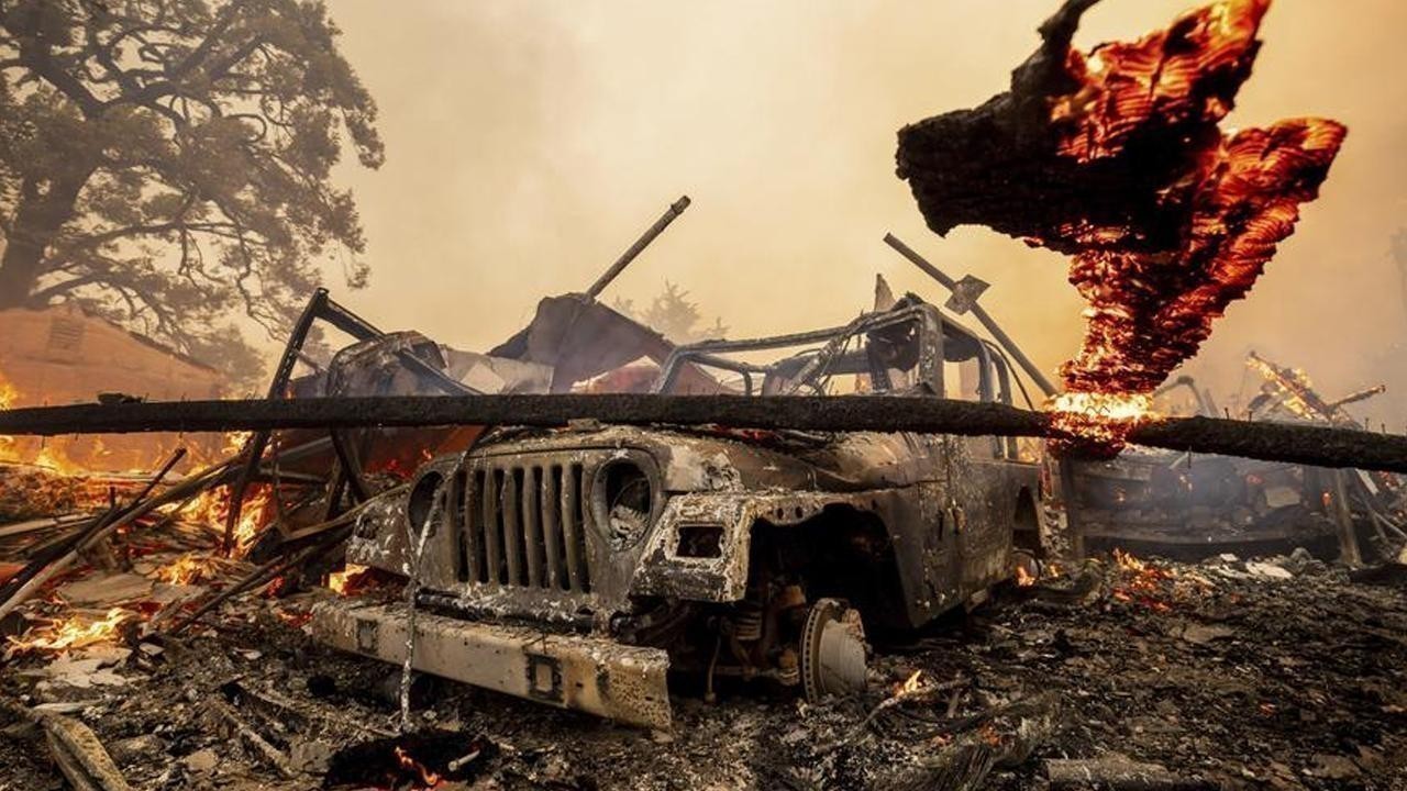 Fire officials describe explosive conditions during Southern California wildfire