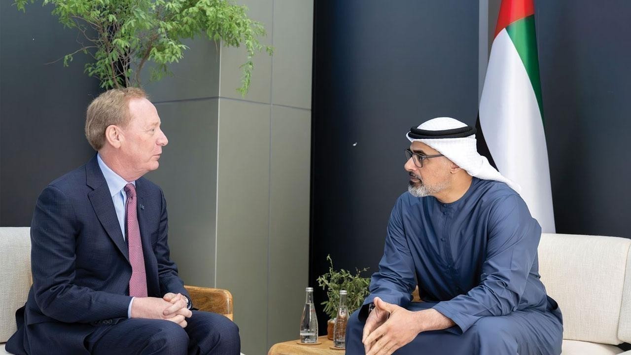Khaled bin Mohamed bin Zayed and Microsoft Vice Chair Discuss Cooperation
