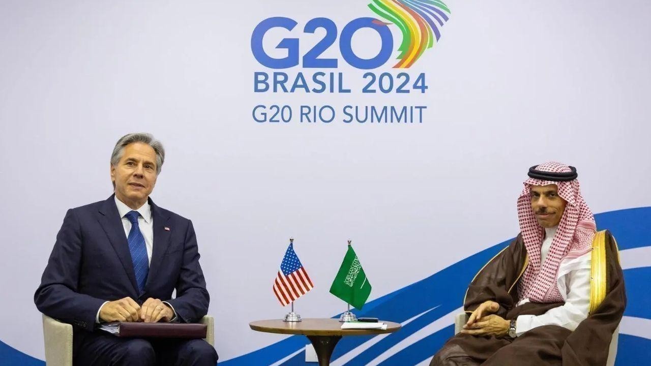 Saudi Foreign Minister Meets U.S. Secretary of State in Brazil