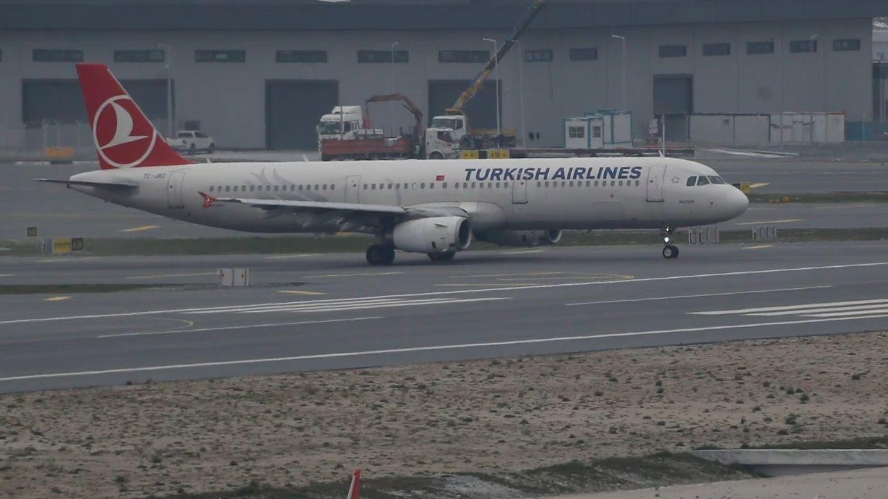 Turkish Airlines Flight Makes Emergency Landing in New York After Pilot's Death