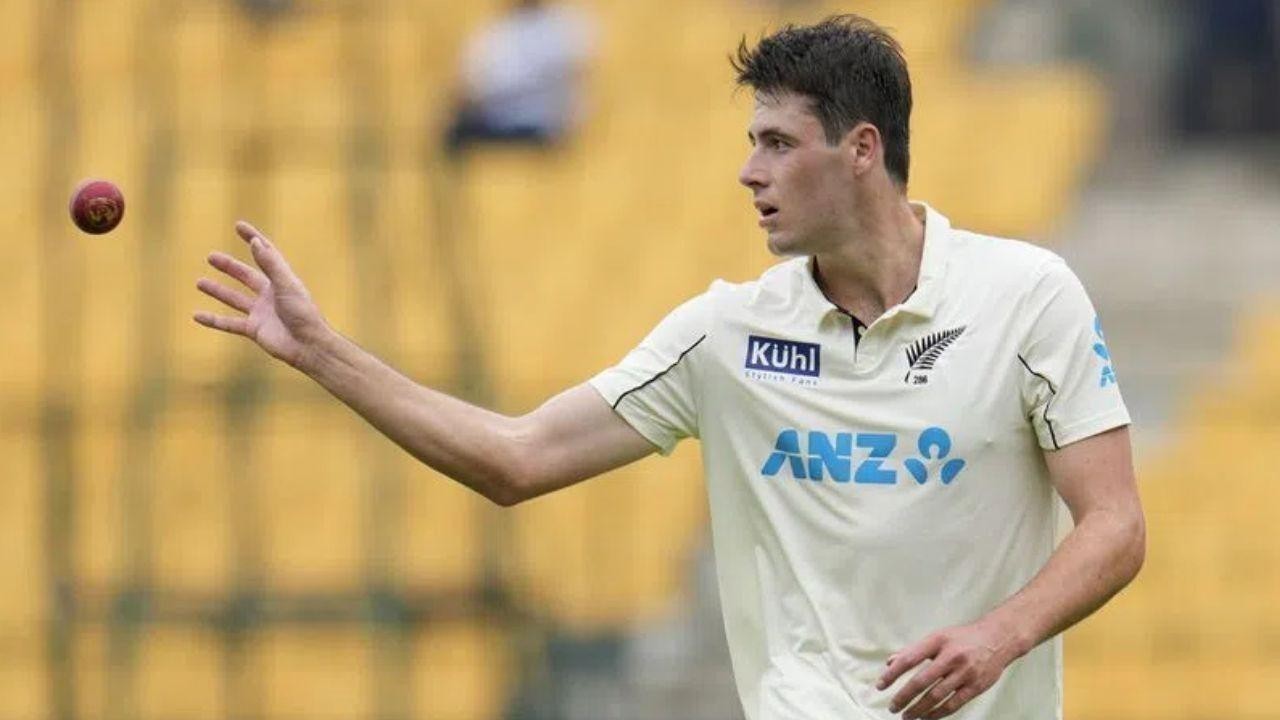New Zealand skittles India for 34-6 at lunch on day two of the Test