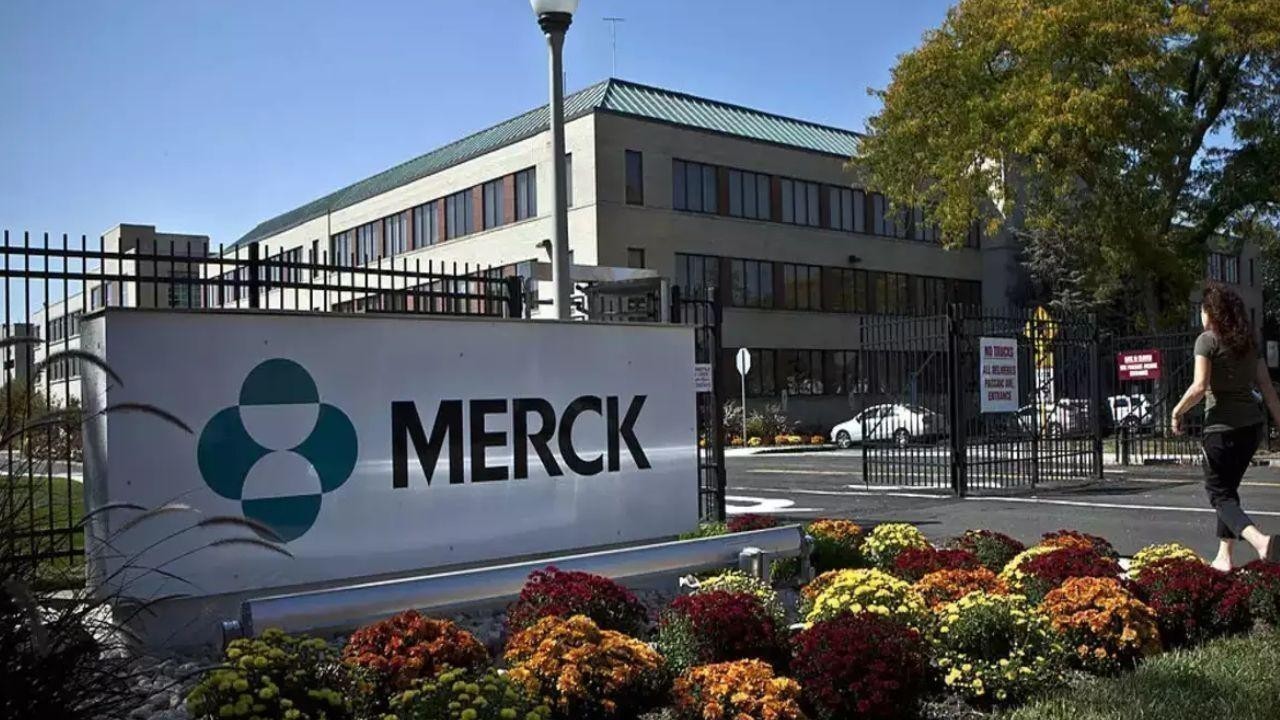 US Health Advisors Endorse Pfizer and Merck Pneumonia Vaccines for Adults Over 50