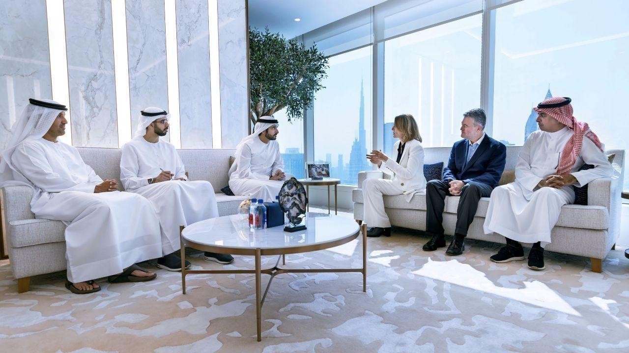 Hamdan bin Mohammed Meets Google CEO to Discuss Investment Opportunities