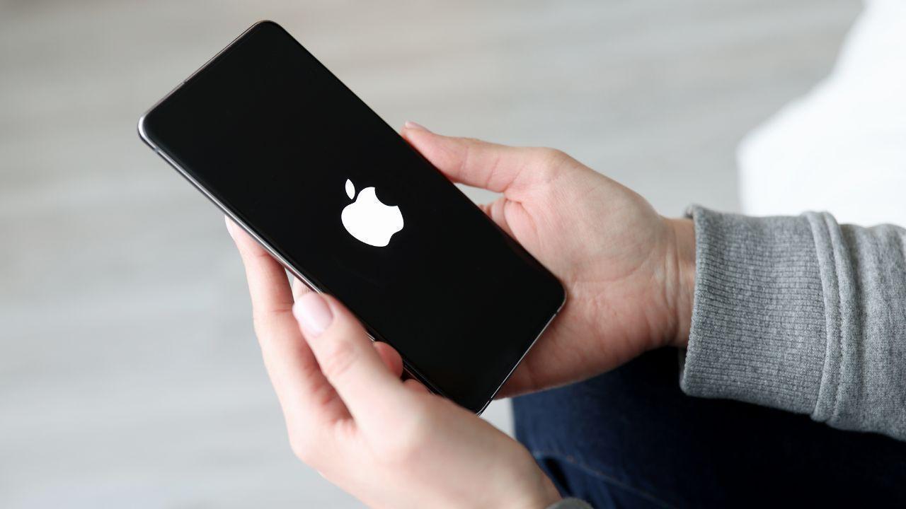 Apple partners with Broadcom to develop advanced AI chip, reports suggest