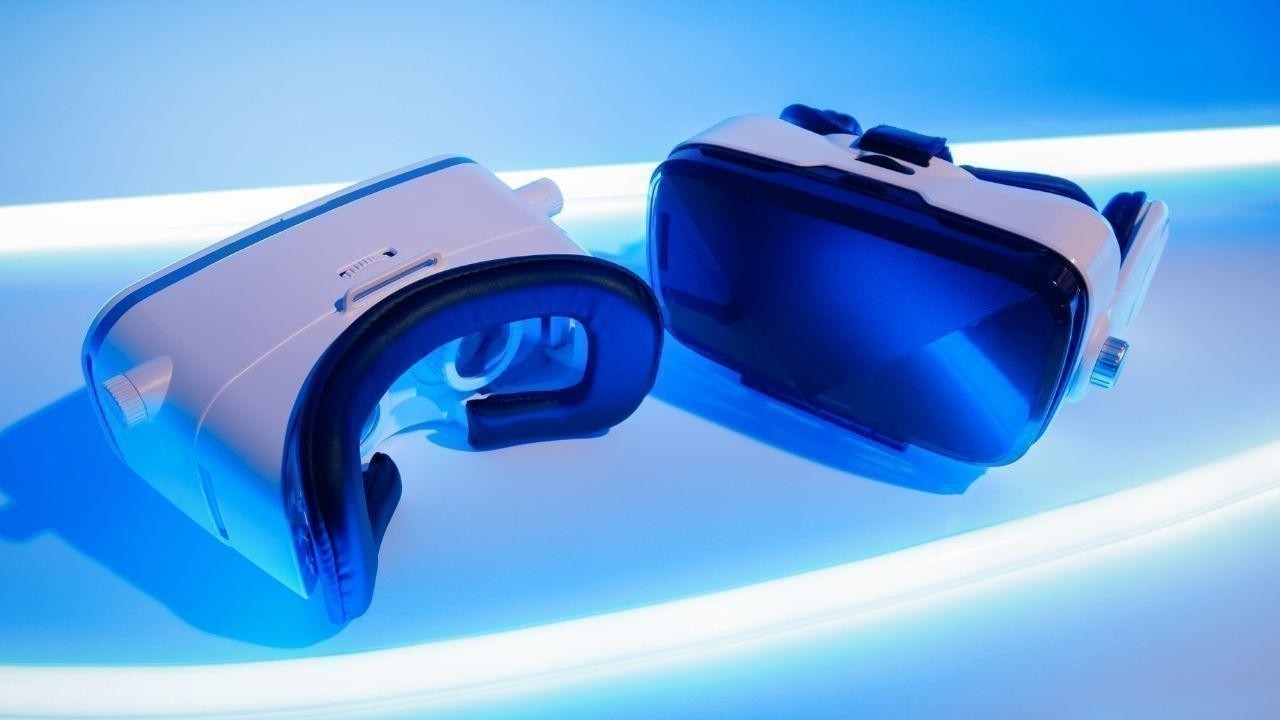 Google and Samsung launch mixed-reality headset to compete with Apple, Meta