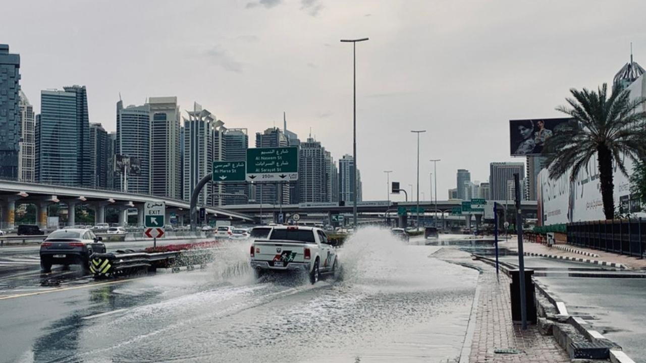 UAE prepares for heavy rain and thunderstorms.