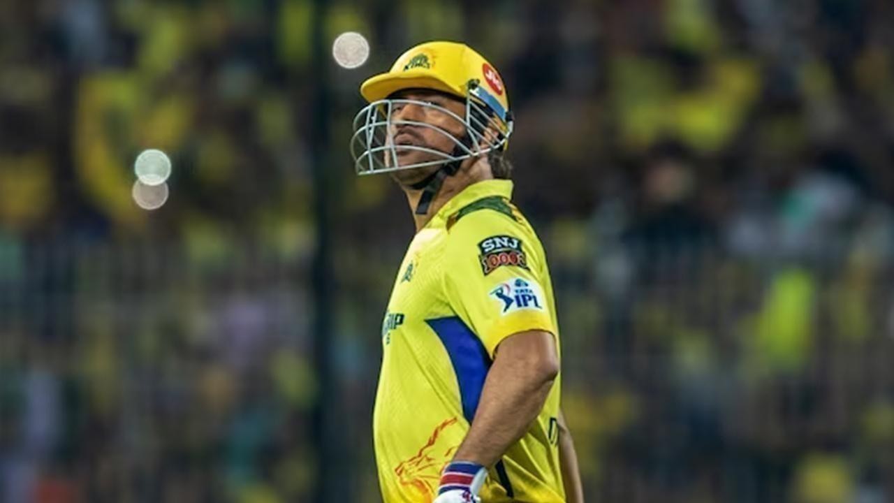 MS Dhoni's No. 9 Decision Exposed, Harbhajan, Irfan Pathan Red-Faced