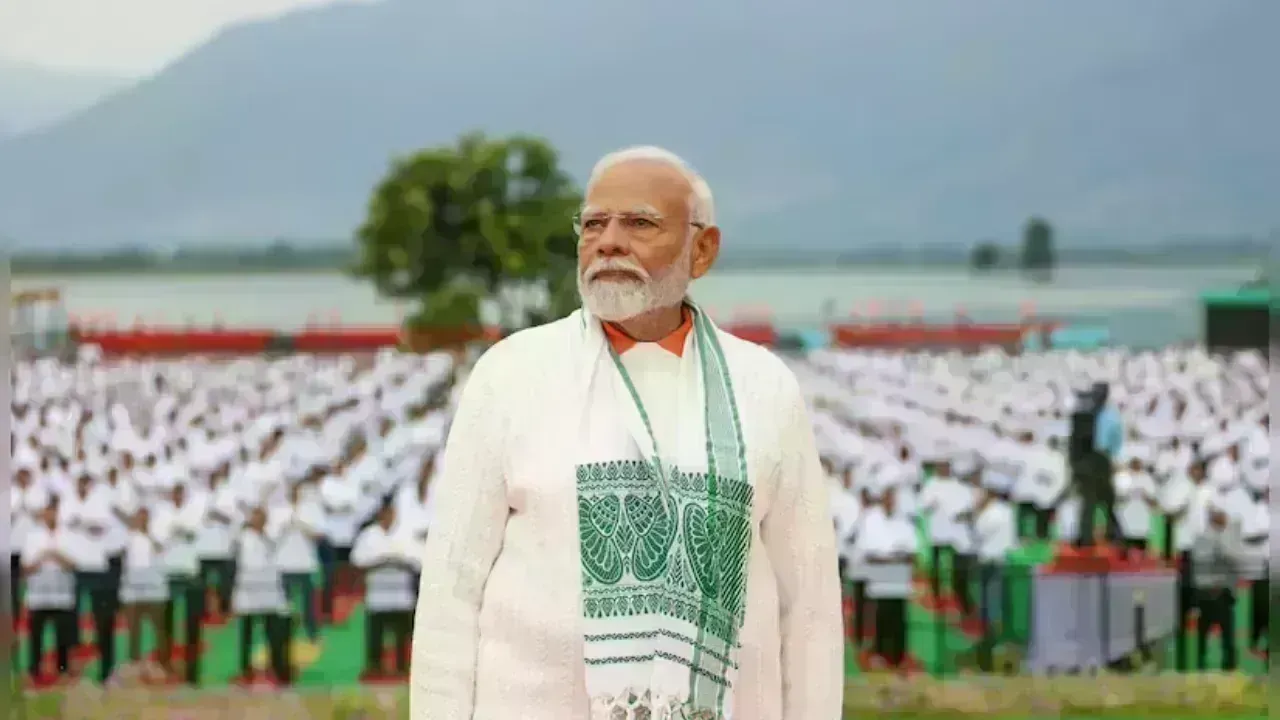PM Modi Leads 11th International Yoga Day, Calls It “Humanity’s Pause Button”