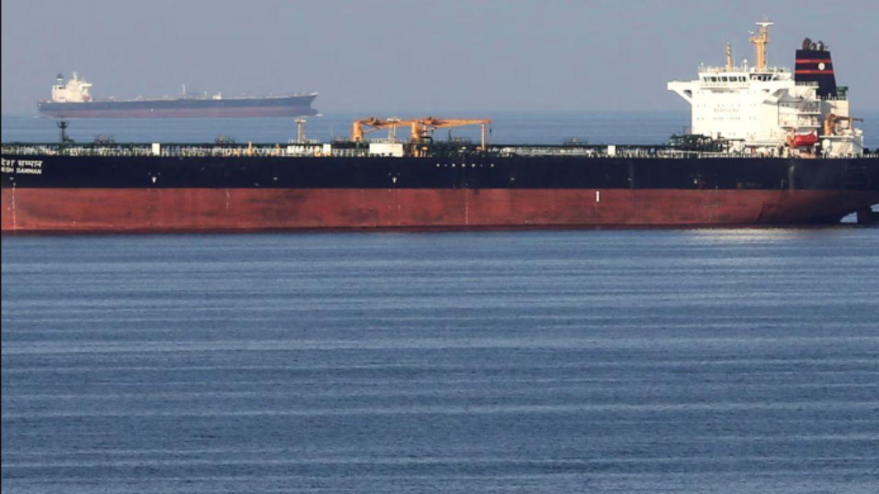 Gulf Shippers Plan New Routes as Hormuz Tensions Rise