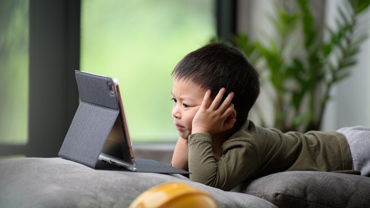 Too Much Screen Time? Smart Ways Parents Are Keeping Kids Busy This Summer
