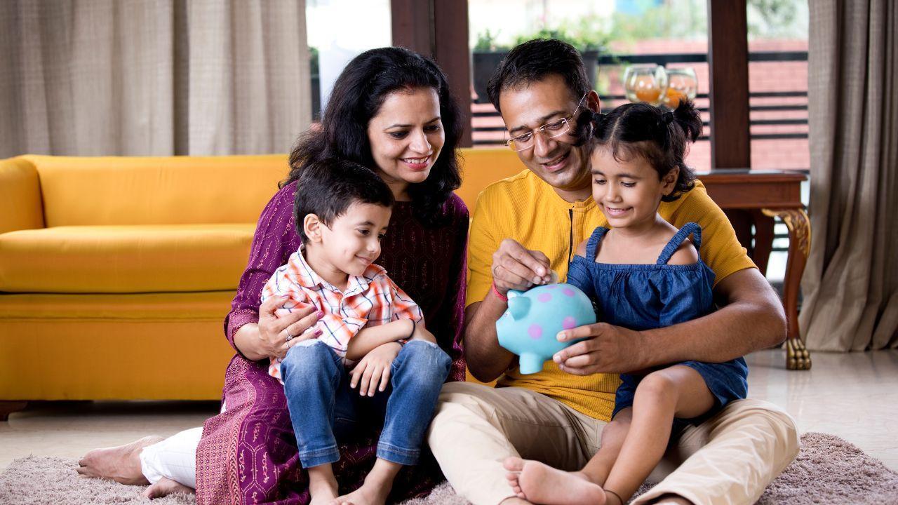 How to Help Children Learn Smart Money Habits Early