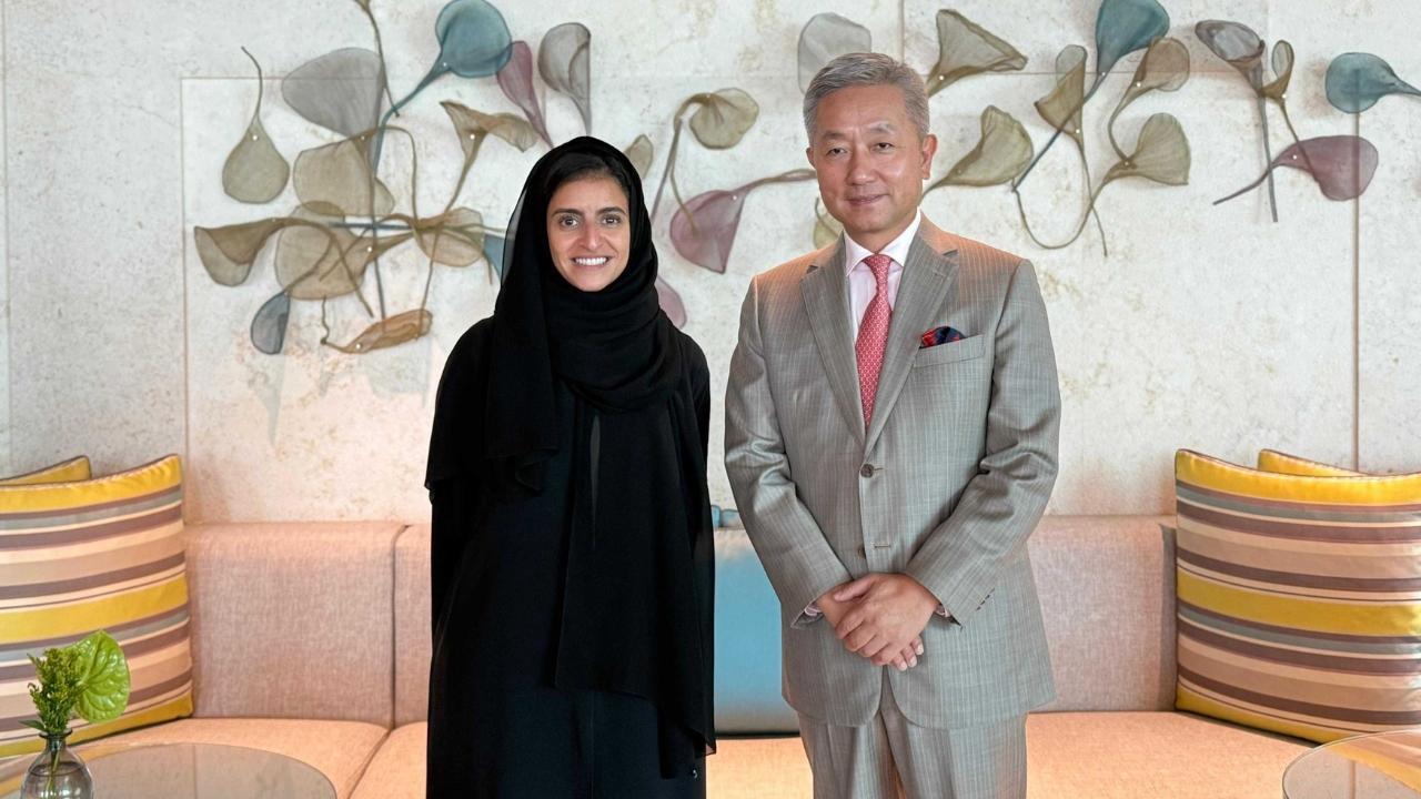 Shaikha Al Nowais, China Envoy Discuss Tourism Partnerships