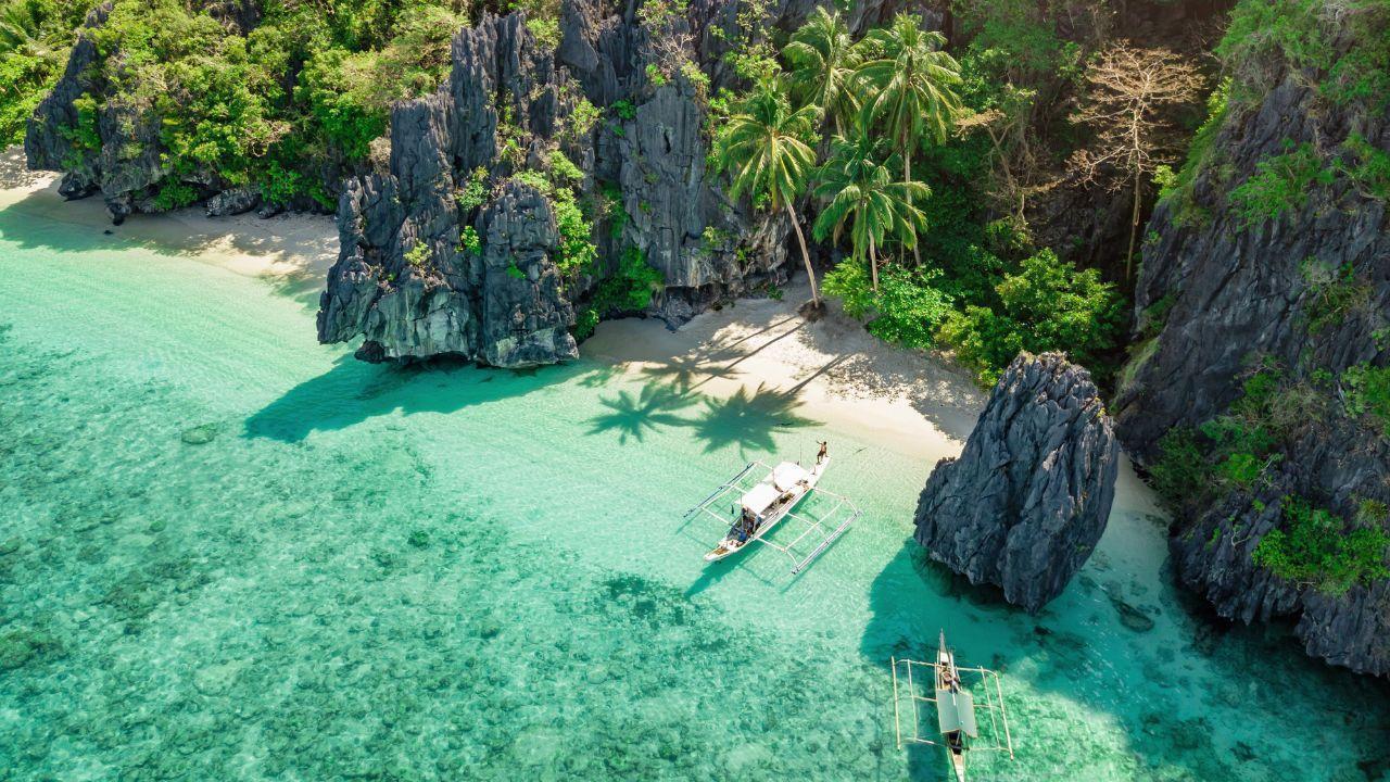 Island Hopping Around the World’s Most Beautiful Beaches