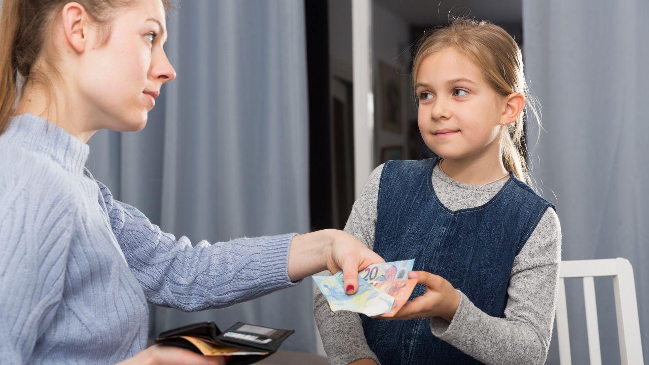 Best Ways for Kids to Spend and Save Pocket Money