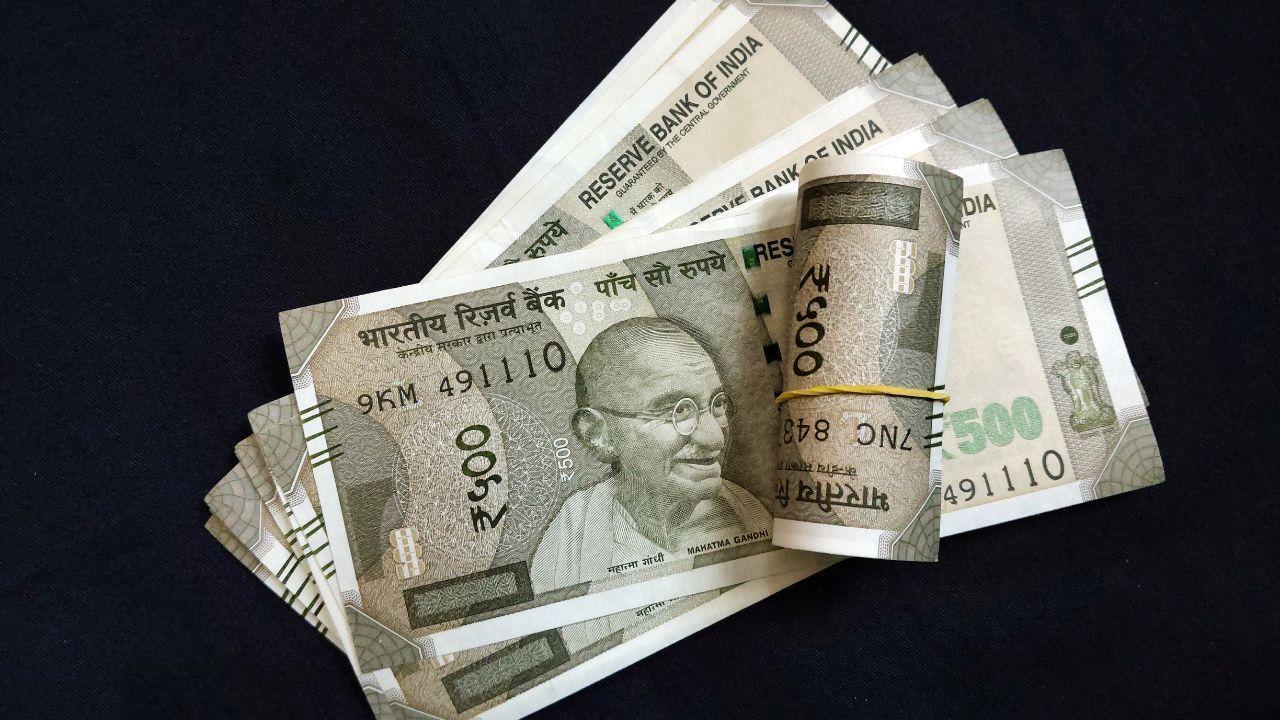 Indian Rupee Falls as US Tariffs Loom UAE Remittances Set to Rise