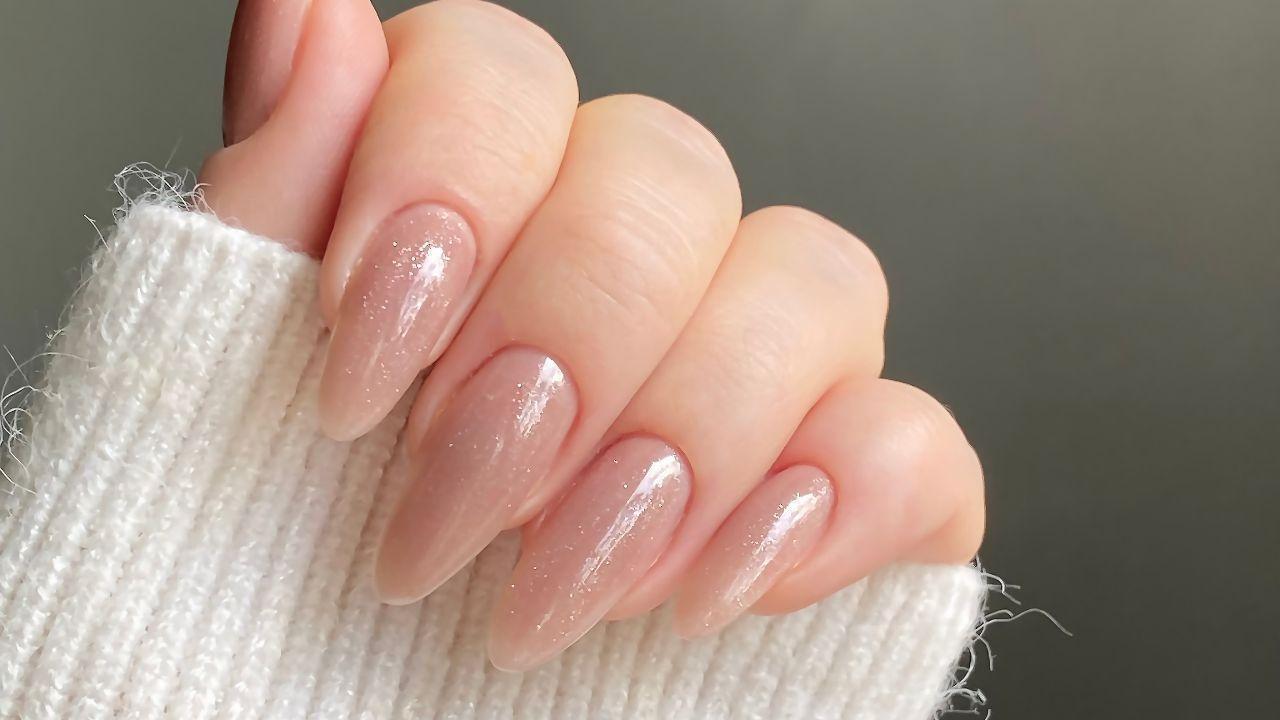 How to Keep Your Nails Healthy and Strong Naturally
