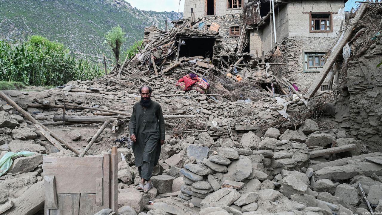 Afghanistan Earthquake Kills 800+, Rescue Efforts Underway